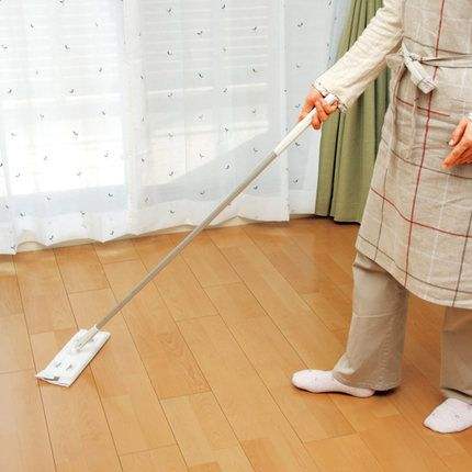 万众告诉你怎么清洗木地板缝隙